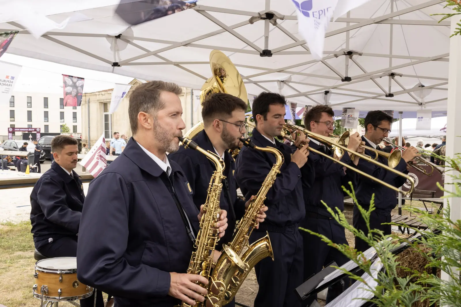 Formation musicale animant un événement professionnel à Bordeaux